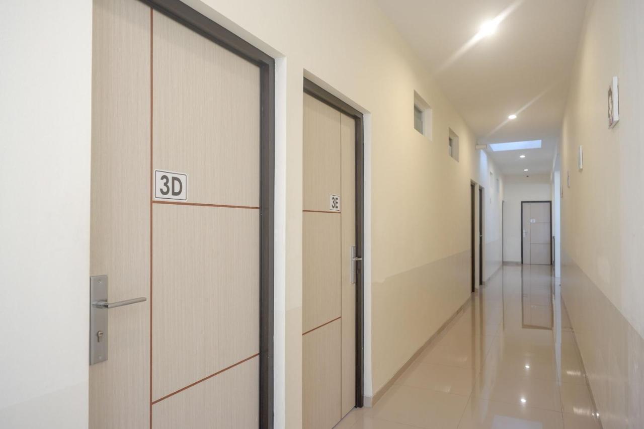 Sans Hotel Mataram Malioboro Джок'якарта Екстер'єр фото